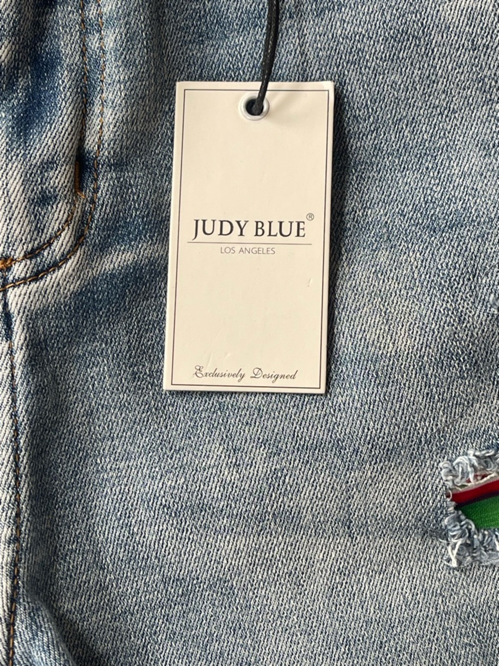 Judy Blue Plus Sz 2XL Serape Patch Distressed Denim Shorts Mid Rise Raw Hem NWT - Picture 4 of 14